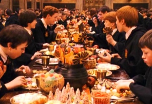 1.-Hogwarts-Feast1